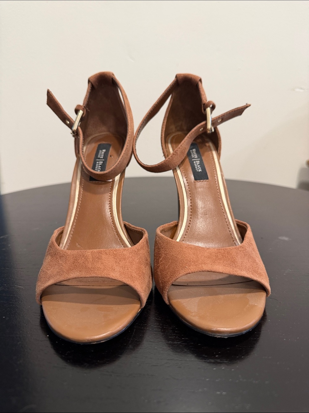 White House black market open toed brown suede peep toe heel w/ ankle strap sz9